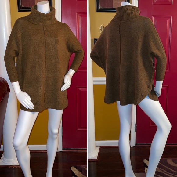 Oversized Cowl Neck Sweater - Picture 4 of 7